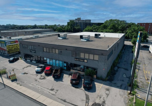Bâtiment Industriel à vendre - 6191 -6199 boulevard Métropolitain Est, Montréal-Nord, H1P 1X7
