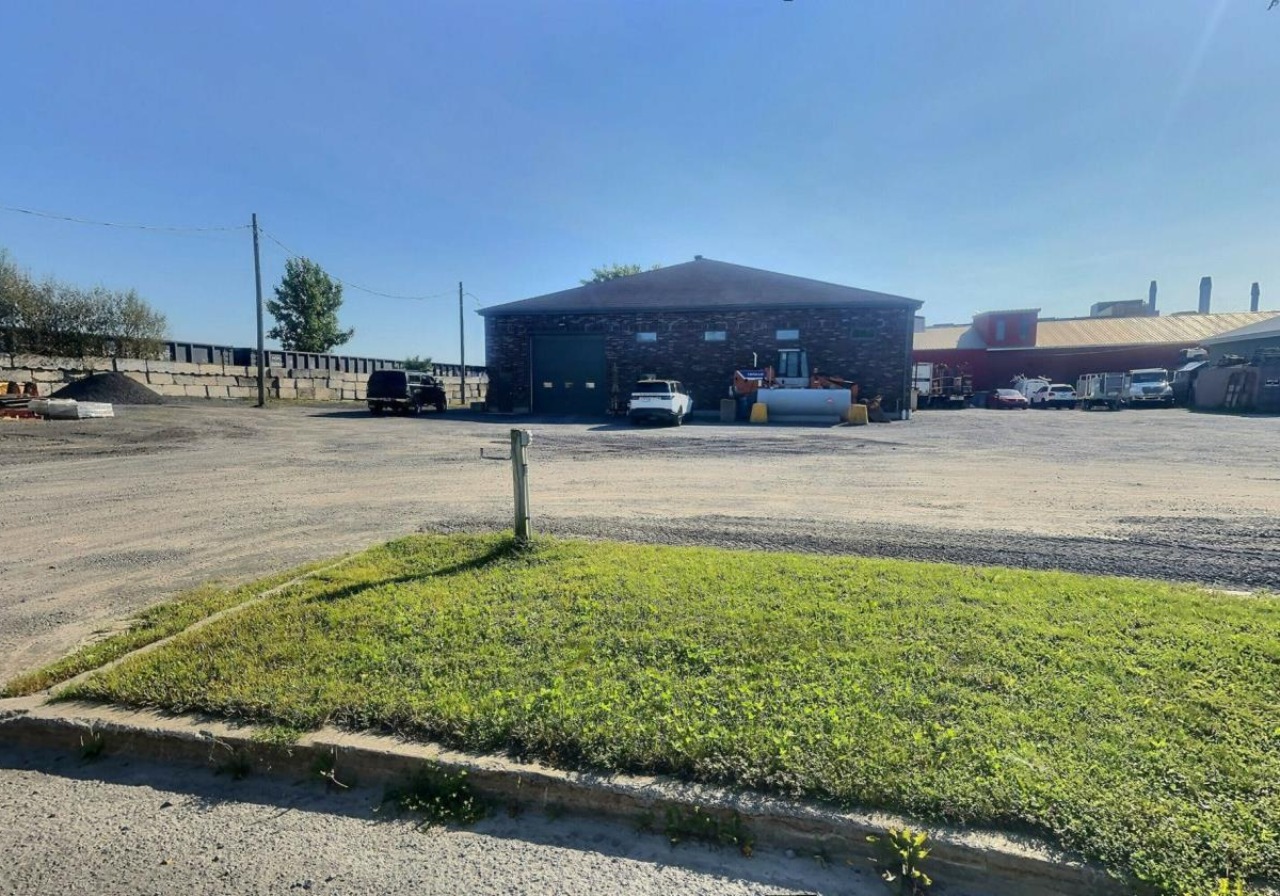 Bâtiment Industriel à vendre - 610 -650 Rue Favre, La Prairie, J5R 4Z6