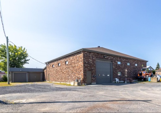 Bâtiment Industriel à vendre - 610 -650 Rue Favre, La Prairie, J5R 4Z6