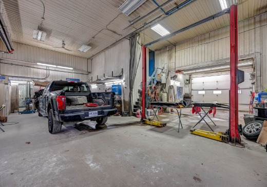 Bâtiment Industriel à vendre - 1 Berthierville, Berthierville, J0K 1A0