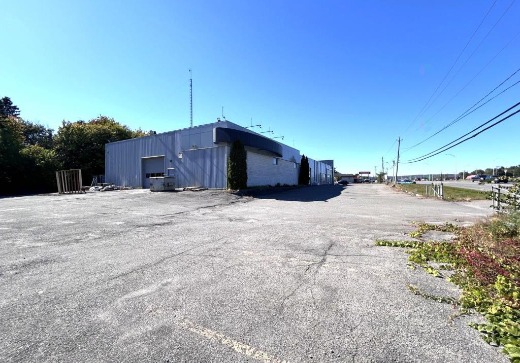 Propriété commerciale à vendre - 2344 Boul. du Curé-Labelle, Saint-Jérôme, J7Y 5E9