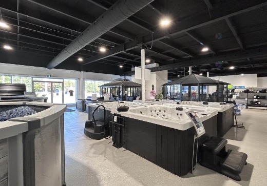 Propriété commerciale à vendre - 2344 Boul. du Curé-Labelle, Saint-Jérôme, J7Y 5E9