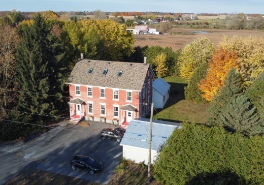 Triplex à vendre Autre - Montérégie - 767g