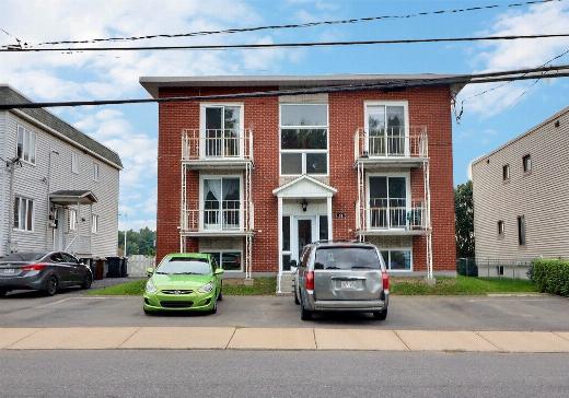 Quintuplex à vendre Massueville - 74ar