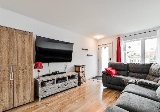 Duplex for Sale - 310 7e Avenue, Saint-Jean-sur-Richelieu, J2X 1N1
