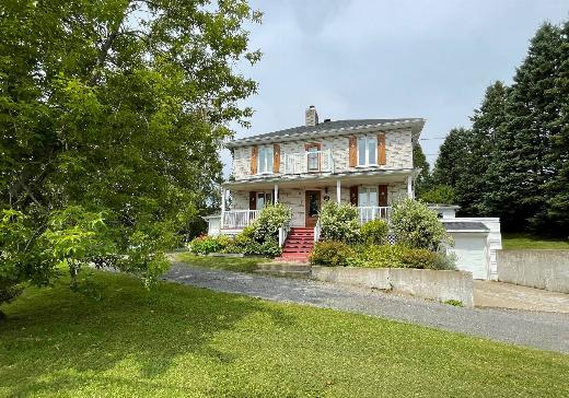 Two or more stories for sale St-Ferreol-les-Neiges - 3489b