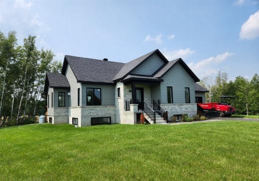 maison à étages à vendre Sherbrooke - 430ae