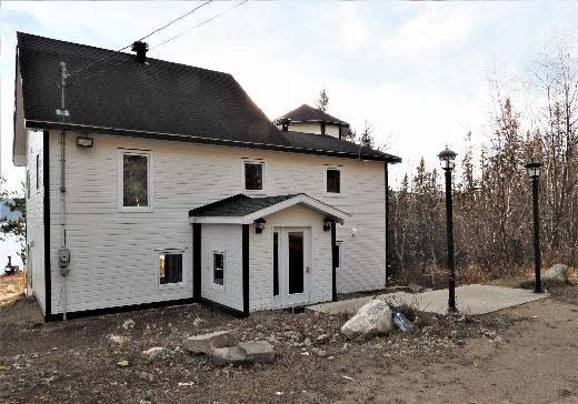 maison à étages à vendre St-Fulgence - 300be