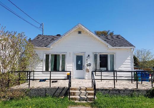 maison à étages à vendre Matane - 240as