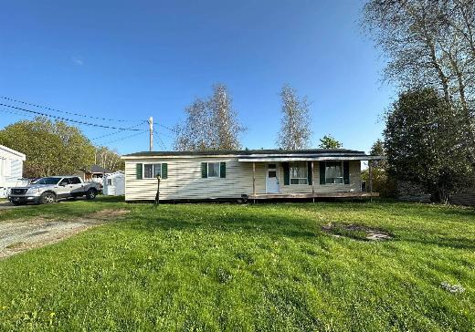 Maison à vendre Sherbrooke - 2405k