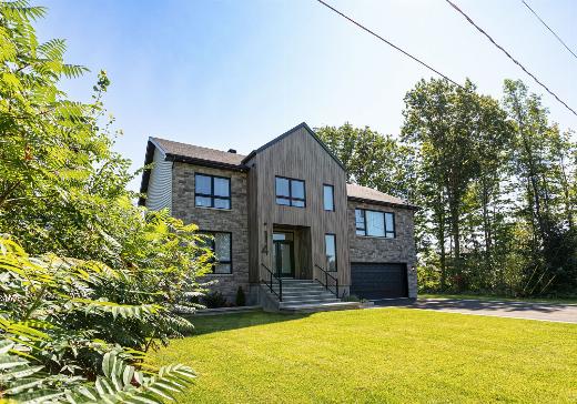 Two or more stories for sale - 14 Rue Kay, Notre-Dame-de-l'Île-Perrot, J7W1R8