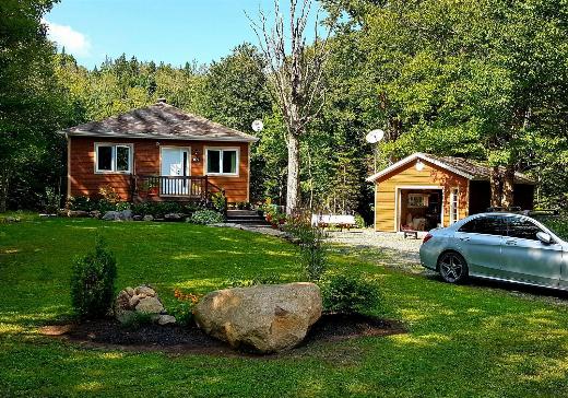Two or more stories for sale - 1170 Ch. du Lac-Beauchamp, St-Adolphe d'Howard, J0T2B0