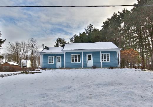 Two or more stories for sale - 804 Rue Beaudoin, Drummondville, J0C1S0