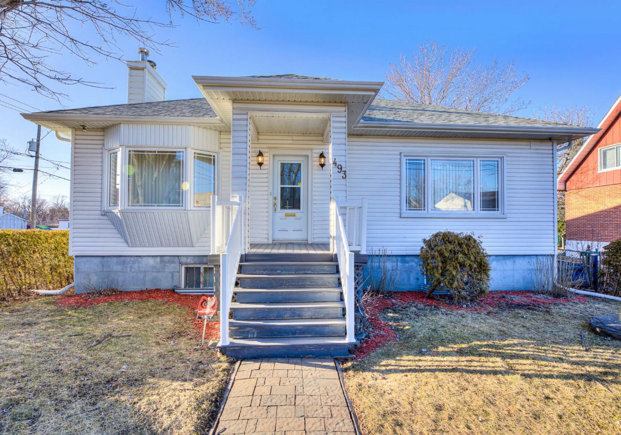 House for sale - 493 Boul. des Prairies, Laval, H7V 1B4