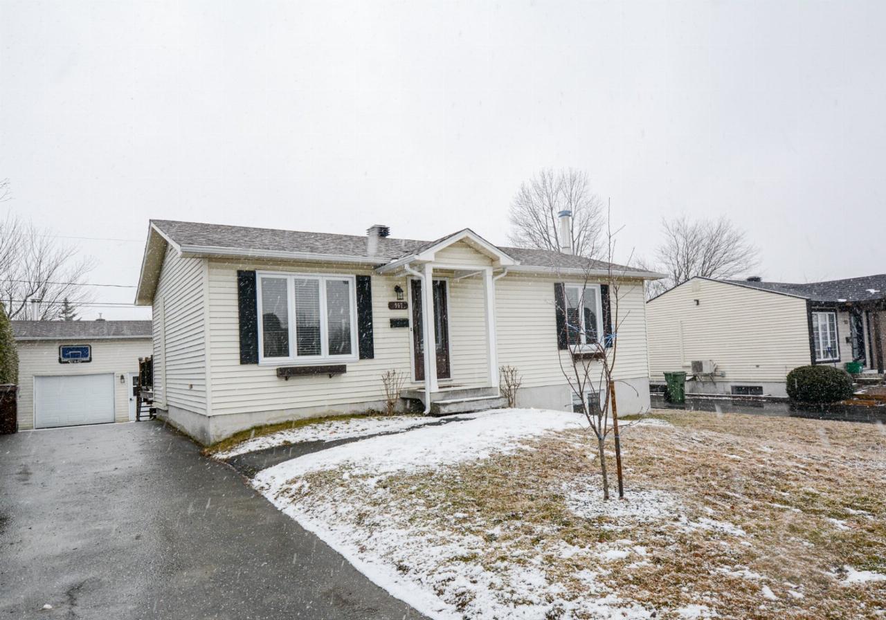 Twostorey for sale, House for sale Sherbrooke VID 967h