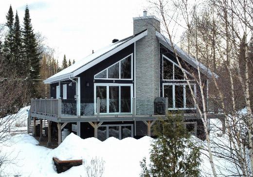 Two or more stories for sale - 29 Rue Principale, Lac-Edouard, G0X3N0