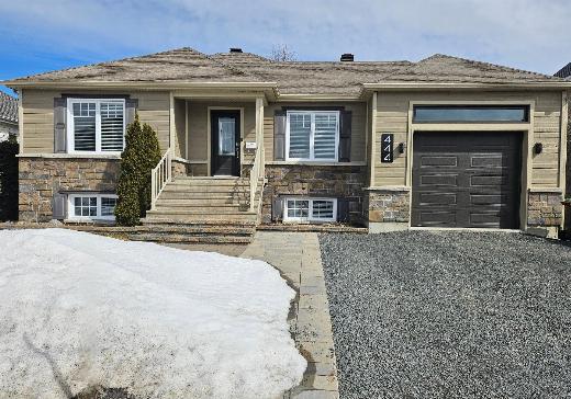 Two or more stories for sale - 444 Rue Bilodeau, Matane, G4W4H7