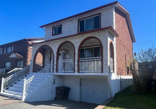 Two or more stories for sale - 5070 Boul. Samson, Chomedey, H7W2J1