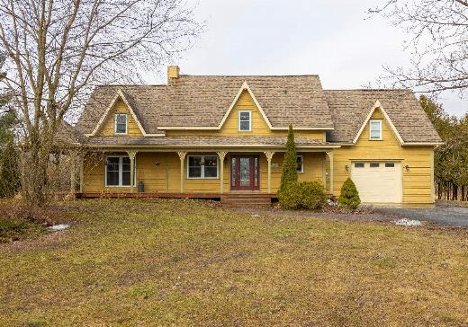 Two or more stories for sale - 8100 8e Rang S., Valcourt, J0E2L0