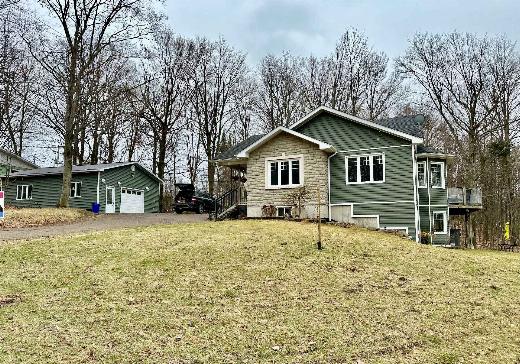 Two or more stories for sale - 310 Rue Dundas, Shawville, J0X2Y0