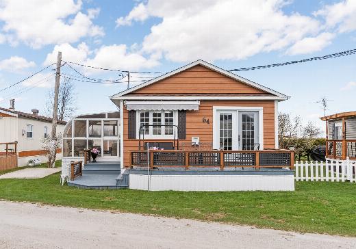 House for sale - 64-2500 Ch. Lakeshore, Saint-Georges-de-Clarenceville, J0J 1B0