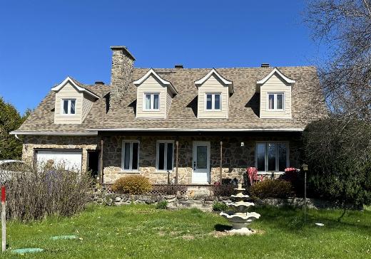 Two or more stories for sale - 1838 Ch. St-Charles, Saint-Anicet, J0S1M0