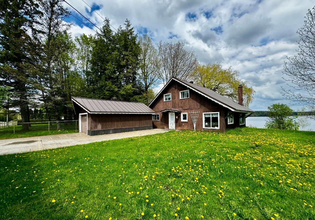 Twostorey for sale, House for sale Magog VID 97