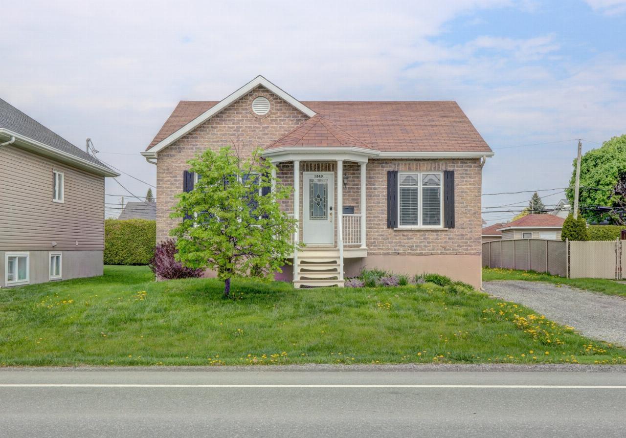 Twostorey for sale, House for sale SaintHyacinthe VID 1240