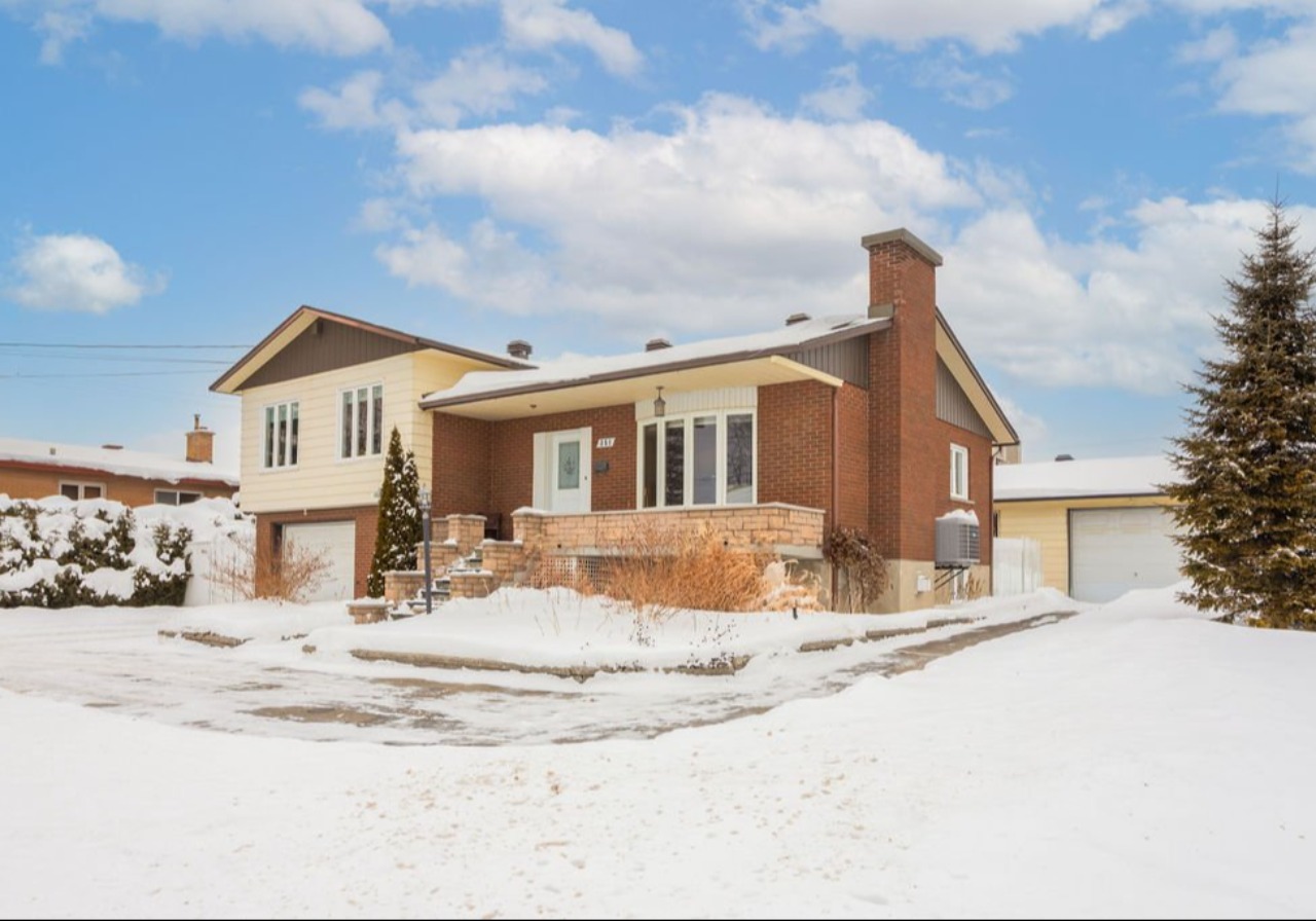 Maison à vendre - 351 Boul. St-Elzear Est, Laval (Vimont), H7M 3Z9
