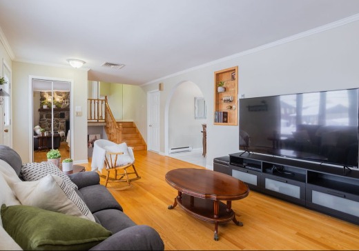 Maison à vendre - 351 Boul. St-Elzear Est, Laval (Vimont), H7M 3Z9