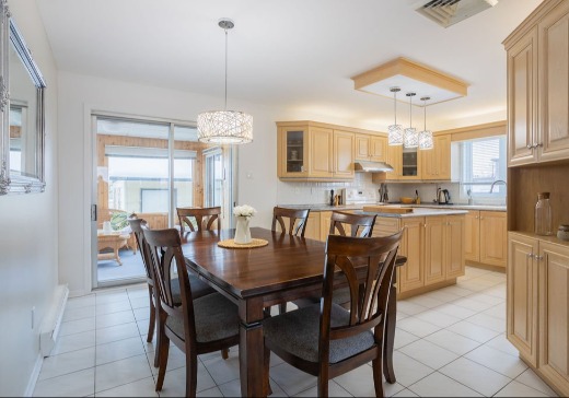 Maison à vendre - 351 Boul. St-Elzear Est, Laval (Vimont), H7M 3Z9