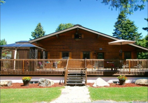 Two or more stories for sale - 255 chemin des Épinettes, Piedmont, J0T1G0