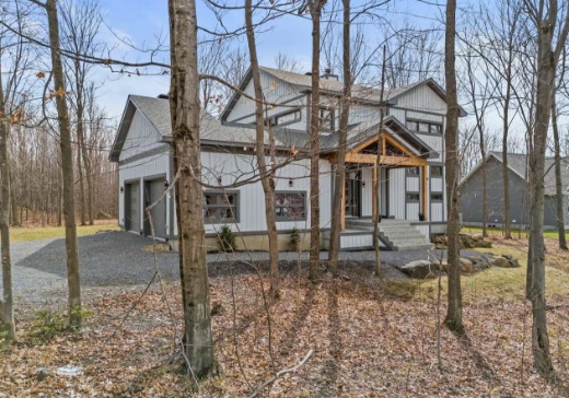 Two or more stories for sale - 102 Rue Ostiguy, Granby, J0E2C0