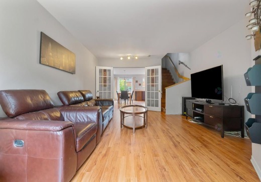 Maison à vendre - 4426  Boul. St-Michel, Montréal (Rosemont–La Petite-Patrie), H1Y 3J7