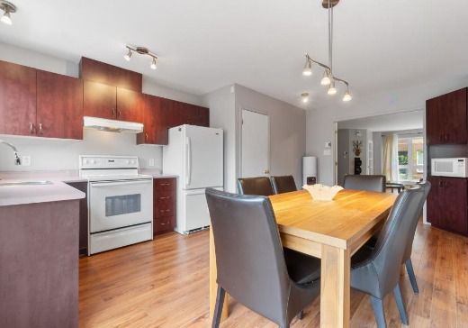 Maison à vendre - 4426  Boul. St-Michel, Montréal (Rosemont–La Petite-Patrie), H1Y 3J7
