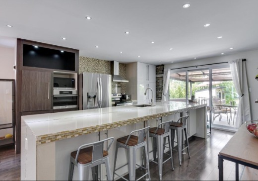 Maison à vendre - 3425 Boul. des Mille-Îles, Laval (Saint-François), H7J 1C8