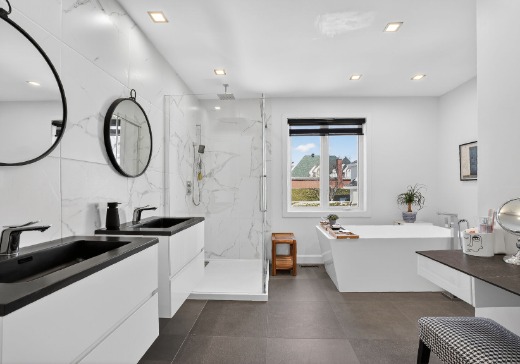 Maison à vendre - 127  Boul. d'Orléans, Lorraine, J6Z 2S6