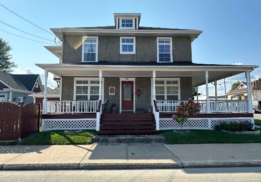 Two or more stories for sale - 451 Bostonnais , La Tuque, G9X2G9