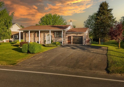 One Storey for sale - 135 Rue Principale, Saint-David, J0G1L0