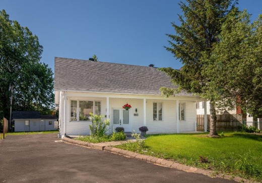 Plain-pied à vendre - 4200 Boul. Ste-Rose, Laval (Fabreville), H7R1X3