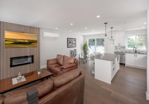 Maison à vendre - 4200 Boul. Ste-Rose, Laval (Fabreville), H7R 1X3