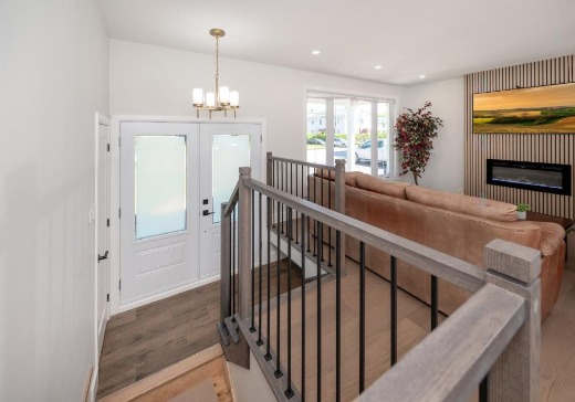 Maison à vendre - 4200 Boul. Ste-Rose, Laval (Fabreville), H7R 1X3