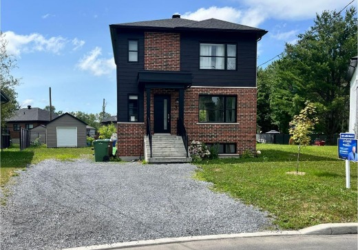 Maison à étages à vendre - 31 des Mésanges, Bedford, J0J1A0