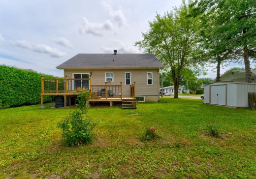 Maison à vendre - 28  Rue Papineau, Saint-Jean-sur-Richelieu, J2W 1T8